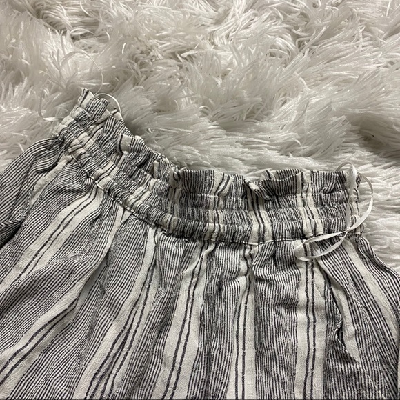 High Waisted Striped Soft Shorts W/ Pockets - Picture 6 of 7